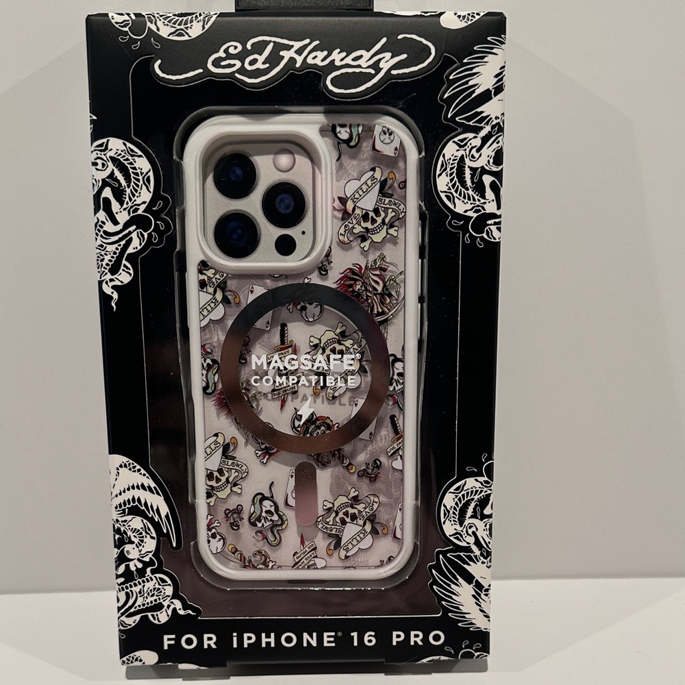 NIB Ed Hardy Love Kills Slowly White iPhone 17 Pro Max Case MagSafe Compatible.